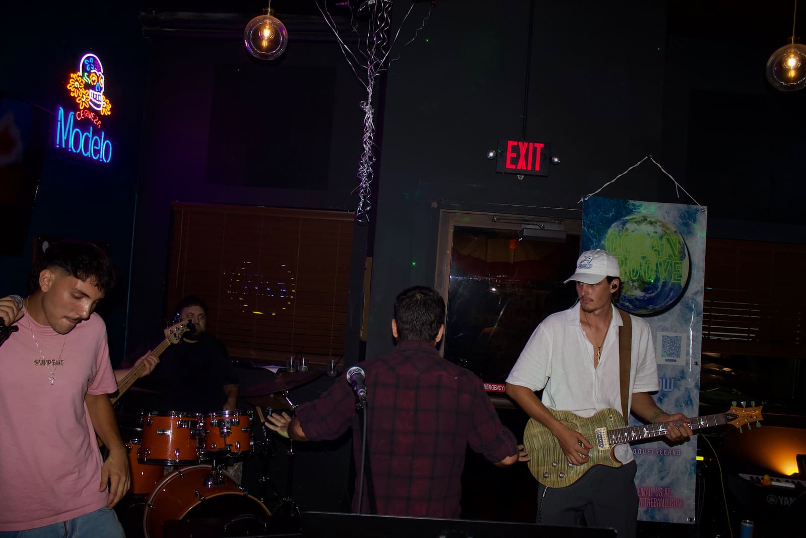 Ocean Groove show at The Mallard